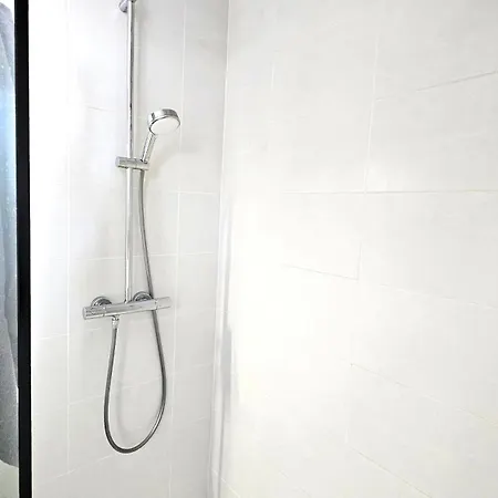 Du Parc Des Grottes Apartment *